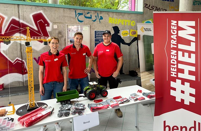 bendl beim Berufsinformationstag an der Mittelschule Burgau