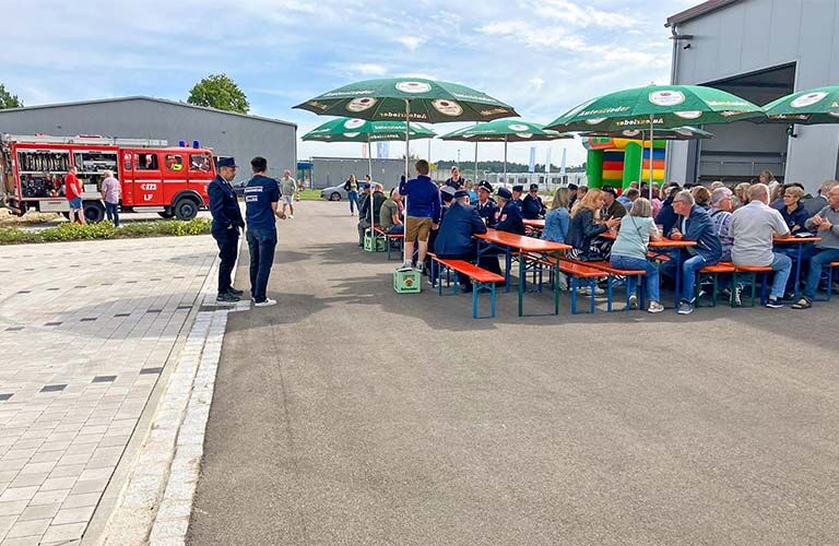 Feierliche Einweihung des neuen Gerätehauses der Freiwiliigen Feuerwehr Ellzee