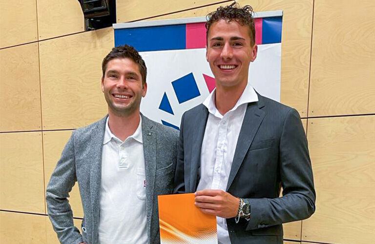 Bauunternehmen bendl gratuliert Justus zur bestandenen Gesellenprüfung und damit zur Freisprechung. Herzlichen Glückwunsch.
