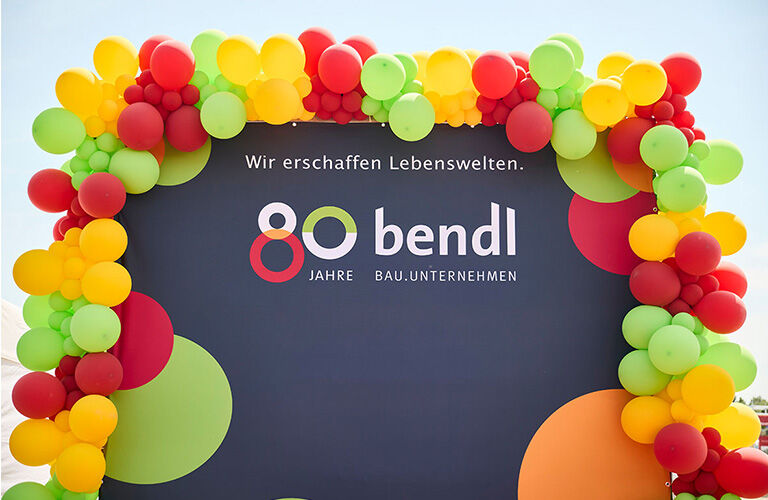 Das große Jubiläumsfest für alle Mitarbeitenden und Familien zum 80-jährigen bendl Firmenjubiläum.