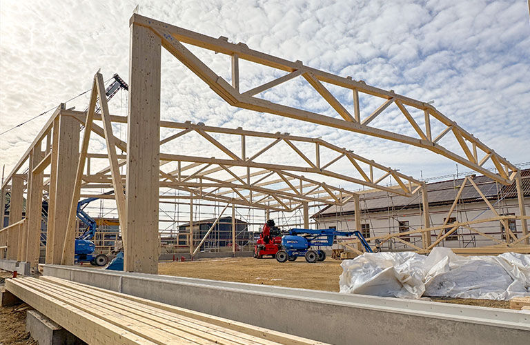 Lagerhalle aus modernen Holzbindersystemen in Burgau.