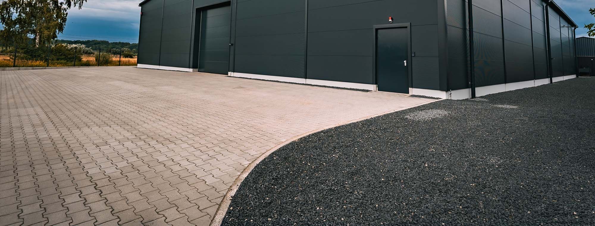 Außenanlagen für eine neue Lagerhalle